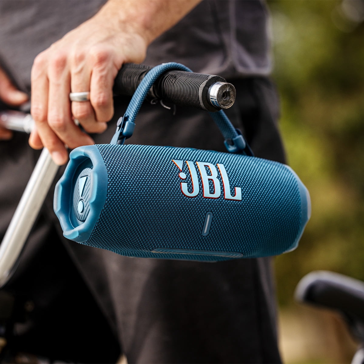 JBL Charge 6 Waterproof Portable Speaker Bundle with gSport Silicone Sleeve (Black)