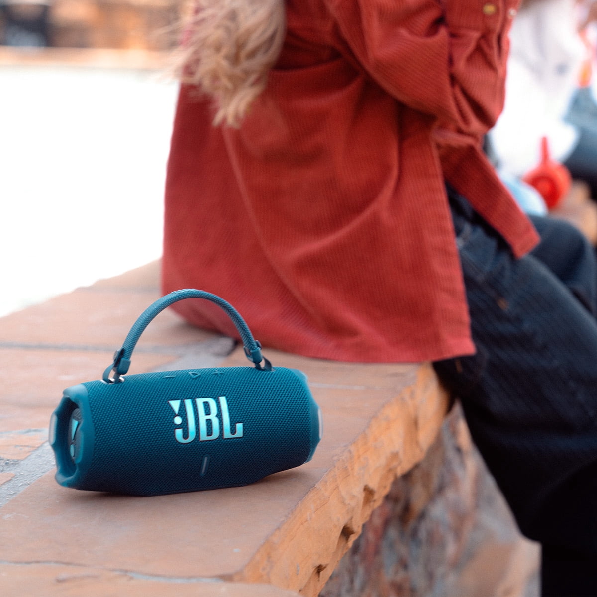JBL Charge 6 Waterproof Portable Speaker Bundle with gSport Silicone Sleeve (Black)