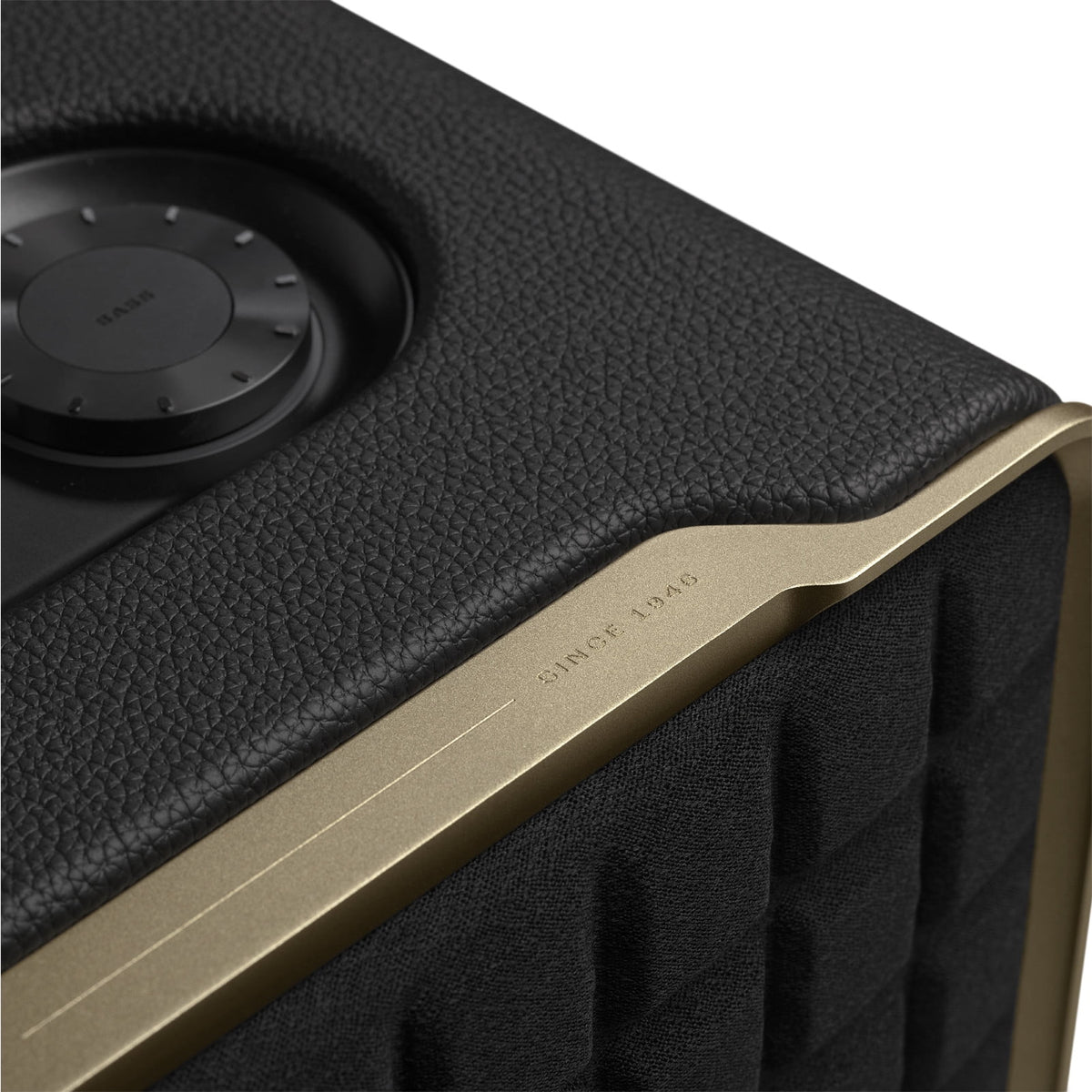 JBL Authentics 300 - Portable smart home speaker with Wi-Fi, Bluetooth and voice assistants with retro design. - Black