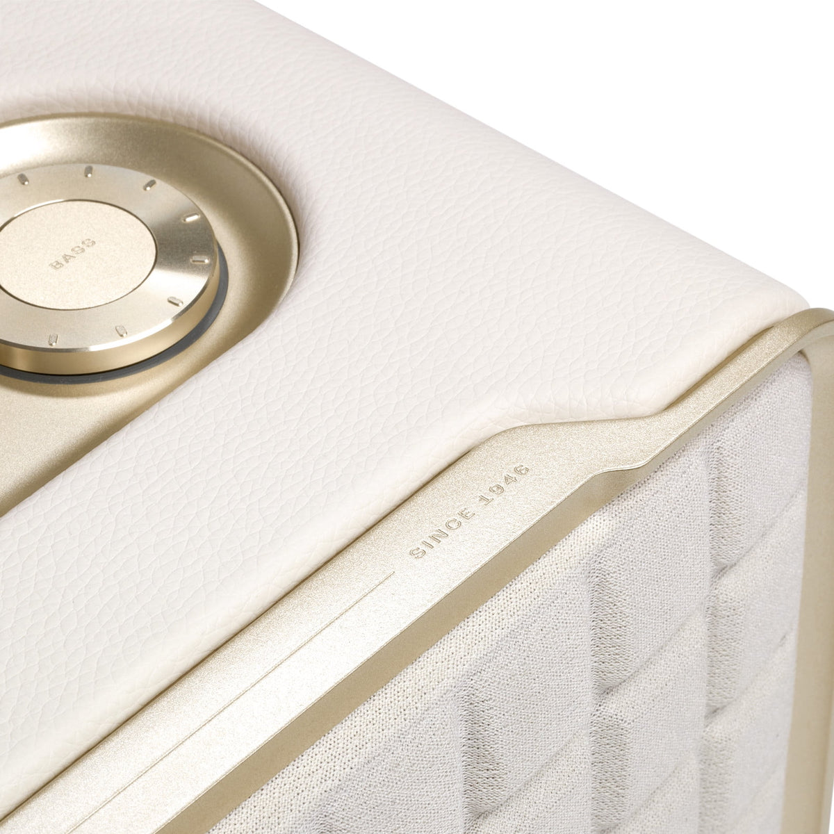 JBL Authentics 200 - Smart home speaker with Wi-Fi, Bluetooth and Voice Assistants with retro design - White