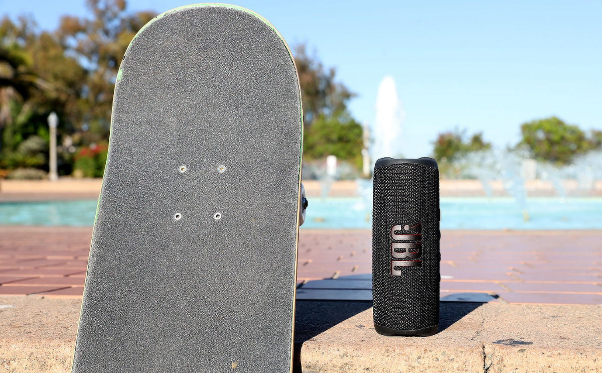 JBL Flip 6 Pink Portable Bluetooth Speaker